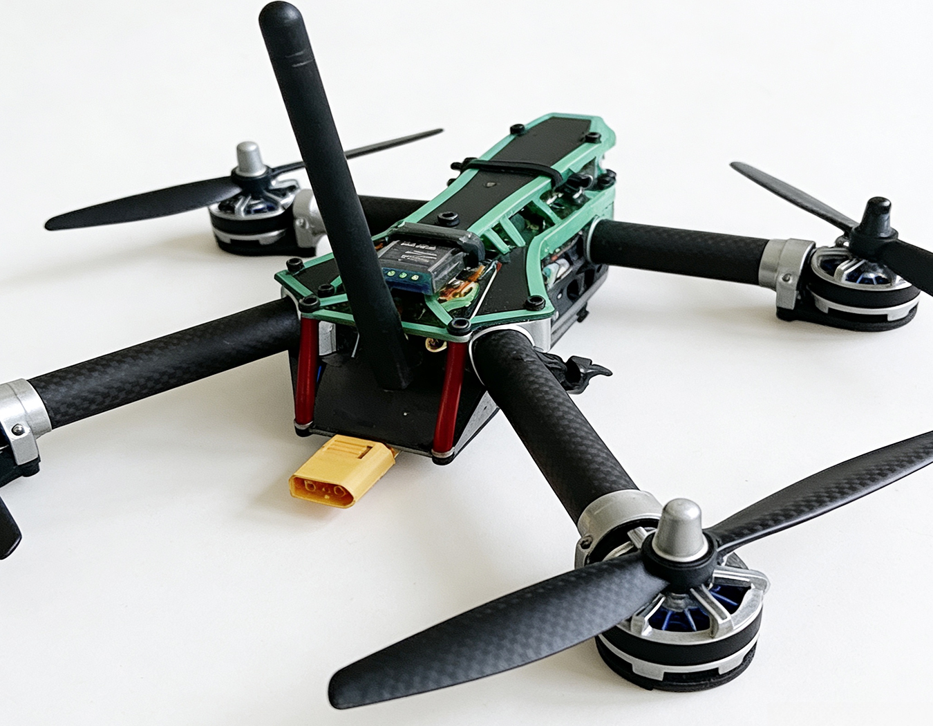 穿越无人机电池